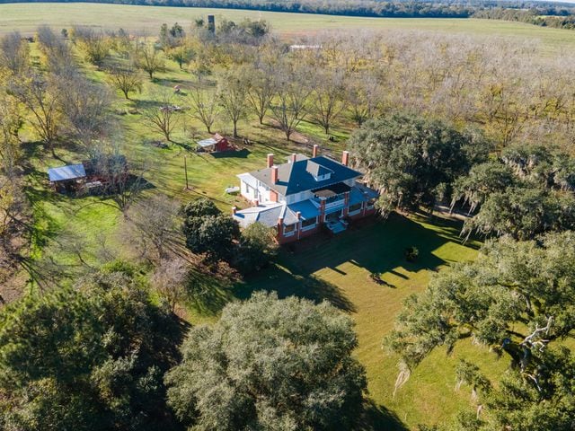 Grow bananas, pecans and more on your own personal Georgia estate for $2 million