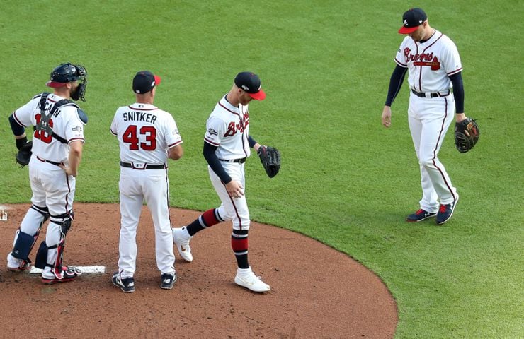 Photos: Braves fall way behind the Cardinals