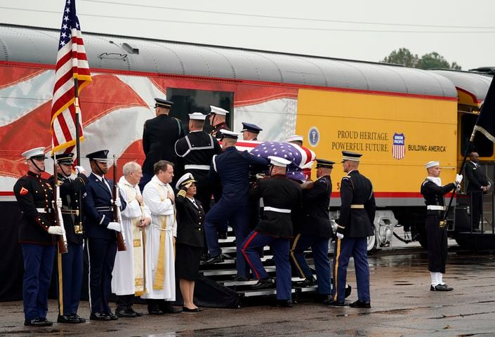 Photos: Mourners say goodbye to President George H.W. Bush in Houston