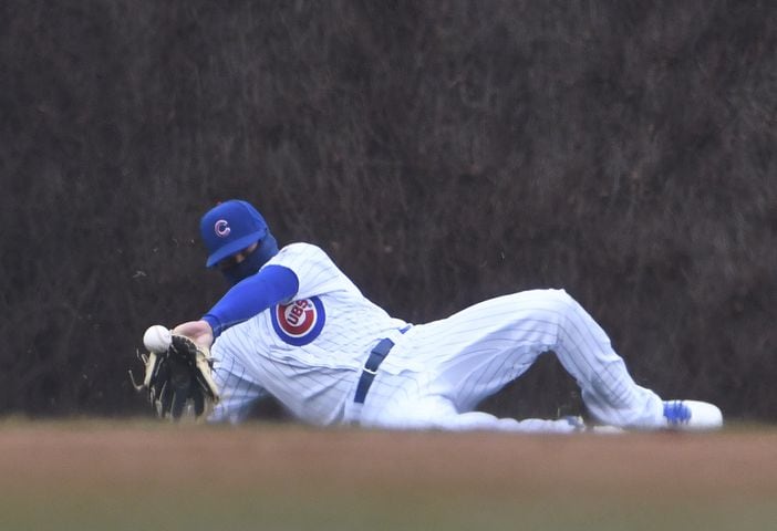 Photos: Braves battle the Cubs in cold Chicago
