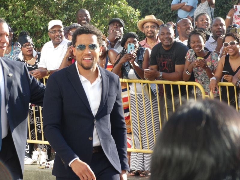 Michael Ealy, promoting his upcoming film "The Perfect Guy," hits the blue carpet in style. CREDIT: Rodney Ho/ rho@ajc.com