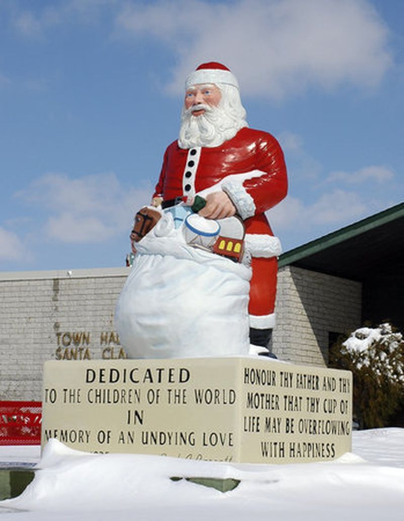 SANTA CLAUS, IND.: Another statue of Santa Claus stands in front of the town hall. The town of Santa Claus is located in southern Indiana on interstate 64 between Evansville, Ind., and Louisville, Ky.