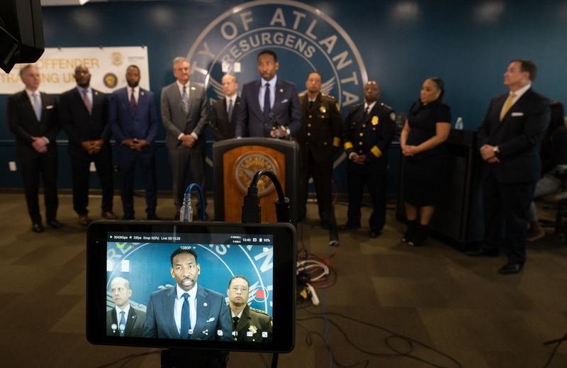 220329-Atlanta-Atlanta Mayor Andre Dickens leads a press conference Tuesday, Mar. 29, 2022, to announce the formation of a unit targeting repeat offenders.

 Ben Gray for the Atlanta Journal-Constitution