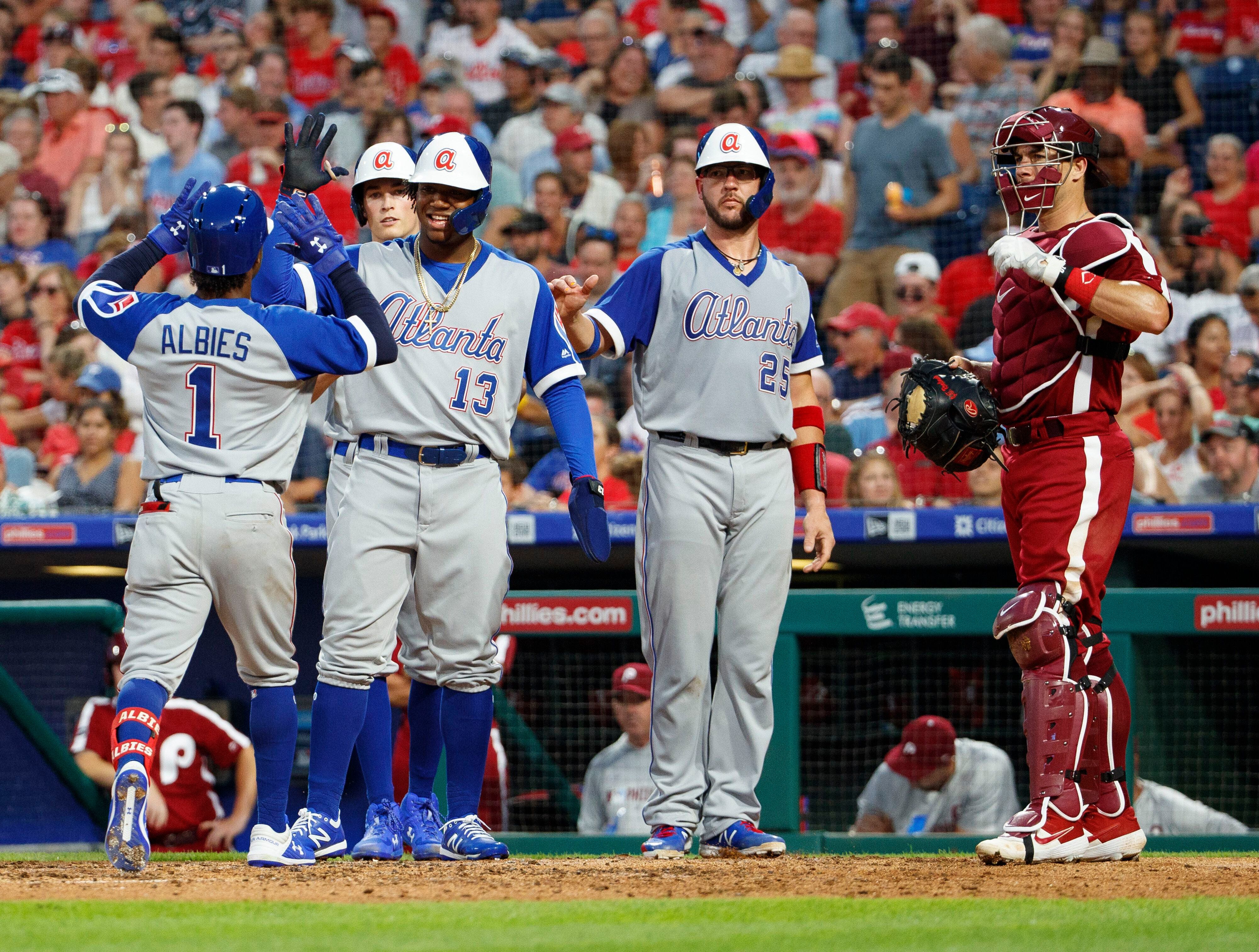 How to Be Uniform Snob: Phillies vs. Braves (1974 Throwbacks