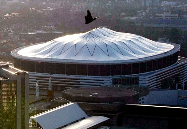 Retractable roof not ruled out for Falcons stadium