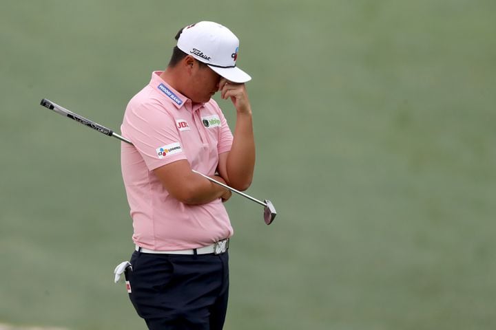April 8, 2021, Augusta: Sungjae Im reacts to missing his par putt on the tenth hole during the first round of the Masters at Augusta National Golf Club on Thursday, April 8, 2021, in Augusta. Curtis Compton/ccompton@ajc.com