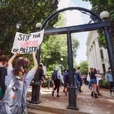 Students and others protesting Israel’s war in Gaza gathered again at the University of Georgia’s campus on Monday afternoon, hours after police broke up an earlier protest and arrested several demonstrators for trespassing. Athens, GA, on Thursday, May 30, 2024.  ( Miguel Martinez / AJC )