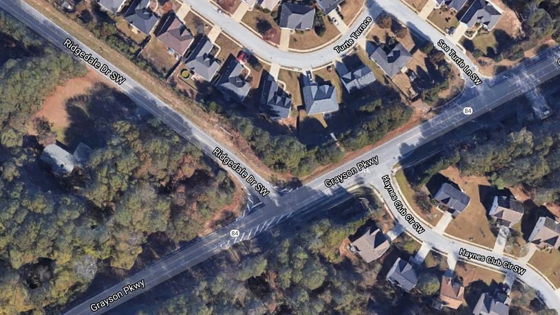 Gwinnett has approved a contract to improve the intersection at Ga. 84/Grayson Parkway and Ridgedale Drive in Grayson. (Google Maps)