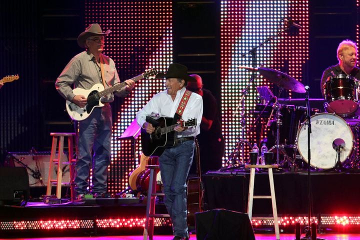 PHOTOS: George Strait, Chris Stapleton deliver country hits at Mercedes-Benz Stadium