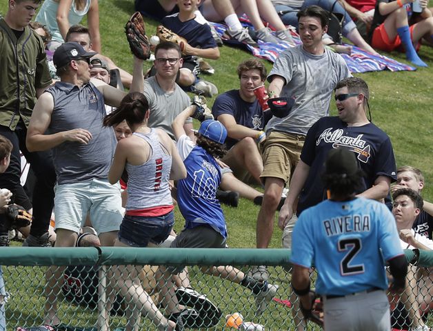 Photos: Josh Donaldson goes deep for Braves