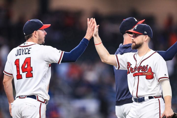 Photos: Braves outlast the Mets
