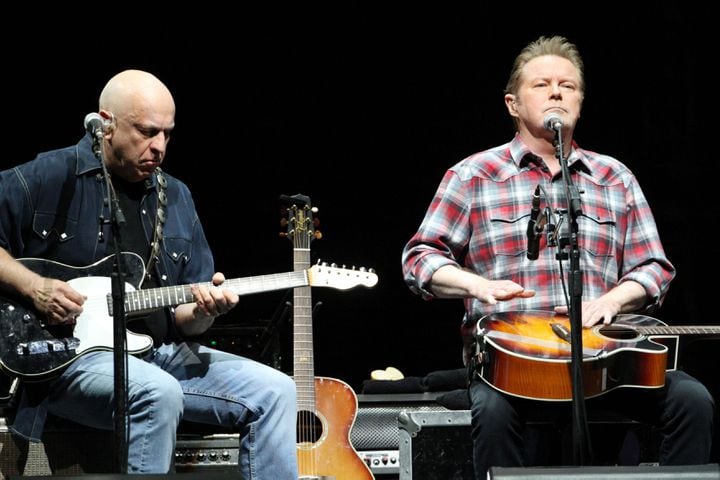 Don Henley & Co. play to sold-out crowd