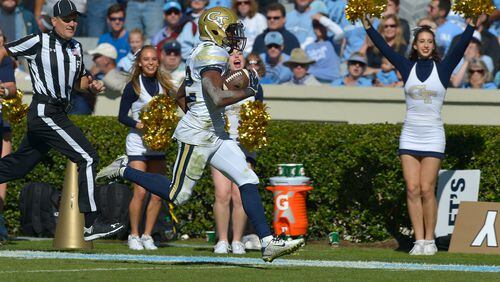Clinton Lynch #22 of the Georgia Tech Yellow Jackets breaks free for a touchdown against the North Carolina Tar Heels during the game at Kenan Stadium on November 5, 2016 in Chapel Hill, North Carolina. (Photo by Grant Halverson/Getty Images)