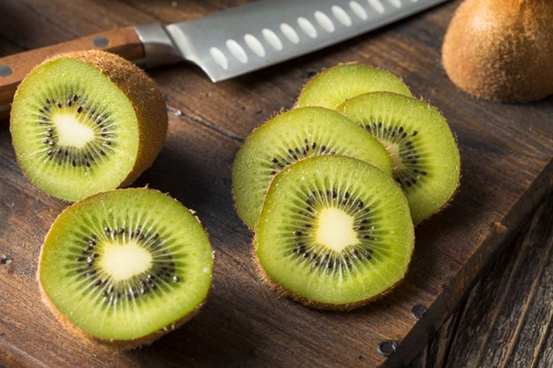 If you have trouble waking up in the night, eating kiwi fruit might help.