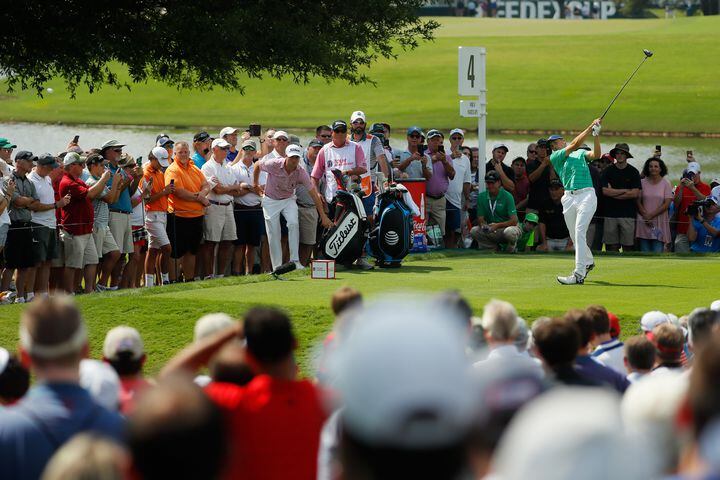 Photos: The second round of the Tour Championship