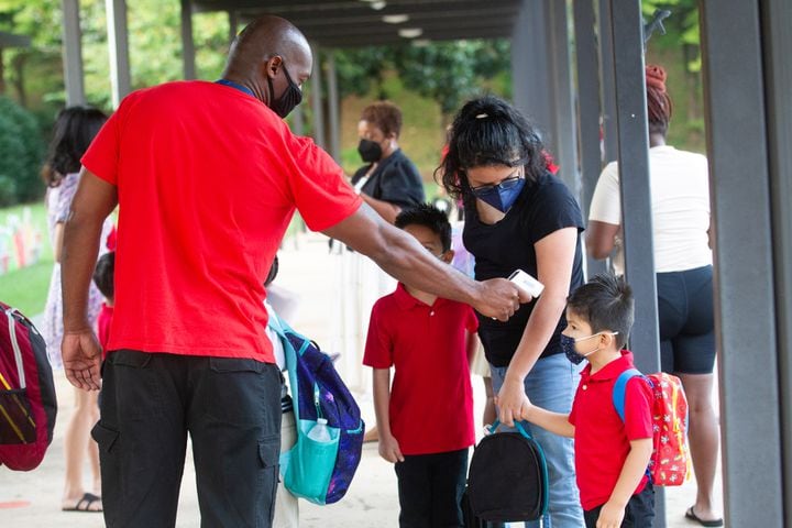 Metro Atlanta students return to classrooms
