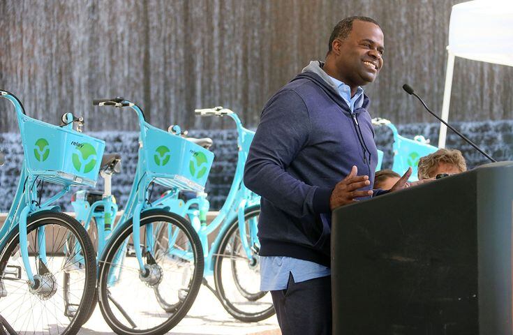 Atlanta bike sharing opens with downtown ride
