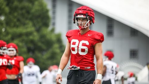 Georgia tight end John FitzPatrick (86) looks to the sideline for signals during the Bulldogs’ practice session Friday, Aug. 6, 2021, in Athens. (Mackenzie Miles/UGA Athletics)