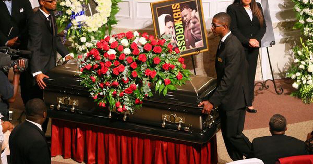 Kriss Kross funeral: Chris Smith openly weeps as Chris Kelly is laid to  rest following open casket Atlanta ceremony