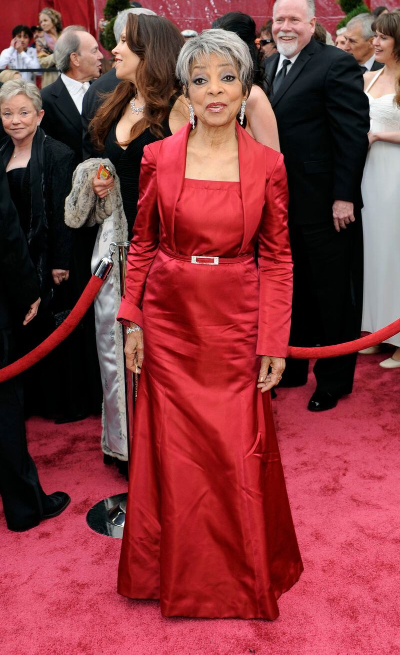 Ruby Dee, nominated for an Oscar for best actress in a supporting role for her work in "American Gangster," arrives for the 80th Academy Awards Sunday, Feb. 24, 2008, in Los Angeles. (AP Photo/Kevork Djansezian)