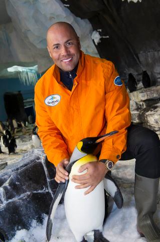 Carlos Beltrán visits SeaWorld Orlando