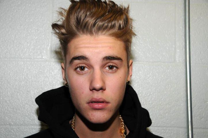 Pop star arrested for DUI, resisting arrest & driving with expired license