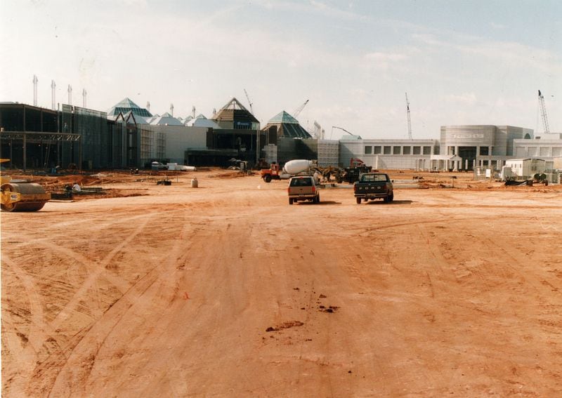 North Point Mall construction in Fulton County on Feb. 5, 1993.