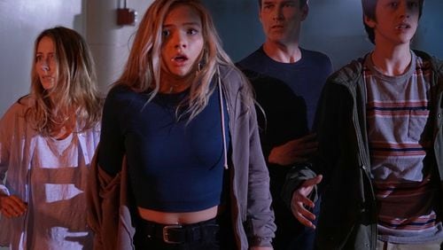 THE GIFTED: L-R: Amy Acker, Natalie Alyn Lind, Stephen Moyer and Percy Hynes White in THE GIFTED premiering this fall on FOX. ©2017 Fox Broadcasting Co. Cr: Ryan Green/FOX