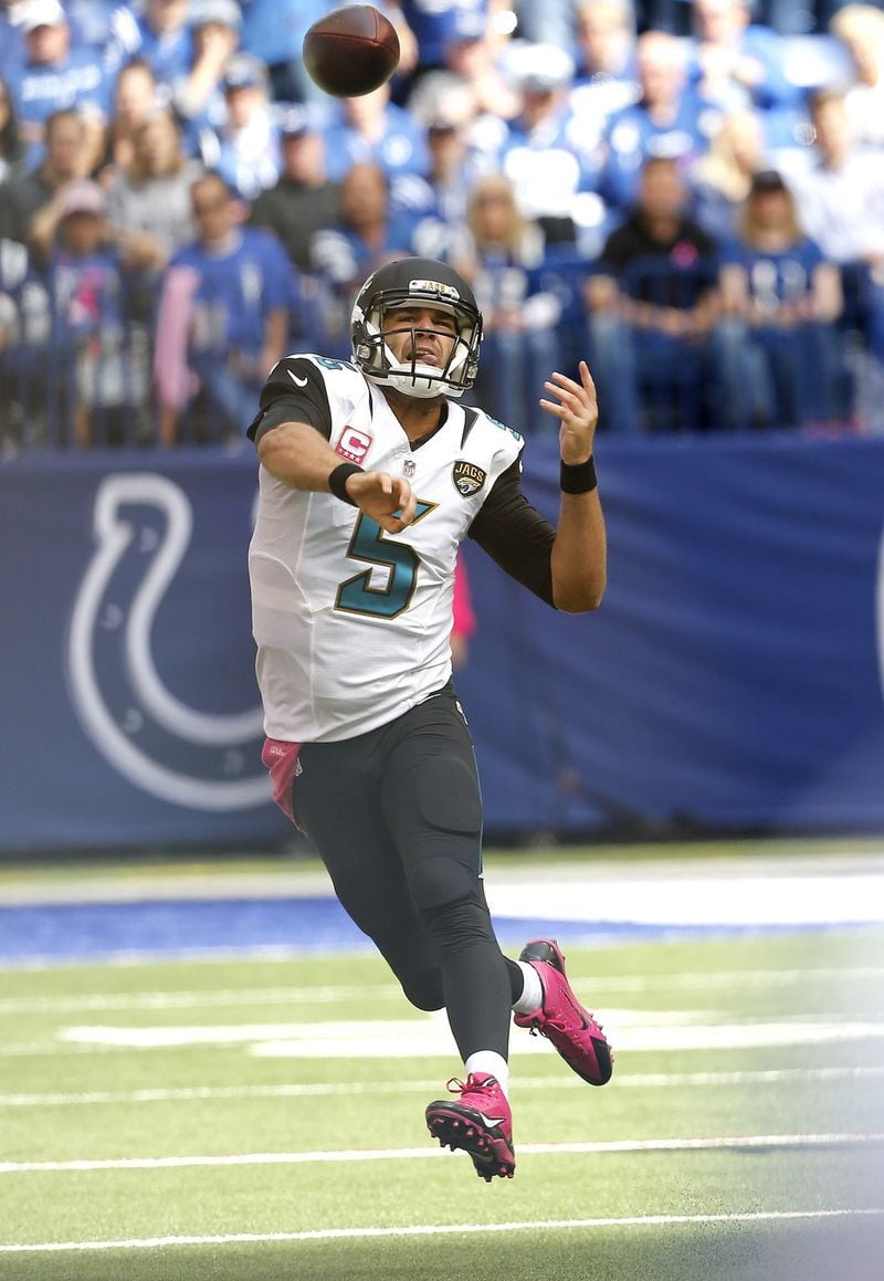 Jacksonville Jaguars quarterback Blake Bortles (5) throws during first half action on Sunday, Oct. 4, 2015, at Lucas Oil Stadium in Indianapolis. (Sam Riche/TNS)