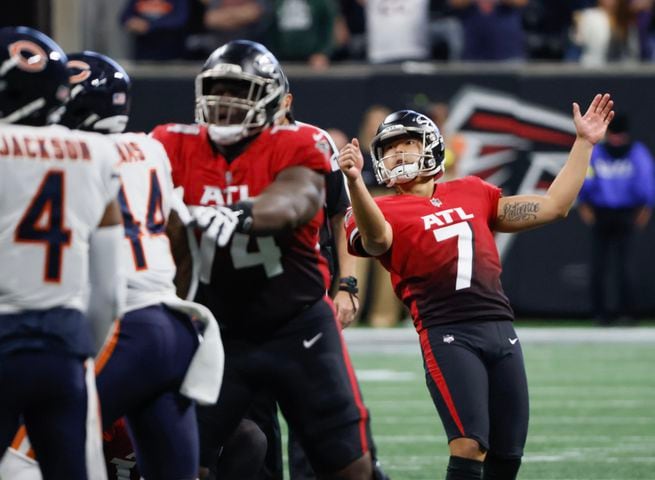 Falcons kicker Younghoe Koo watches his game-winning field goal during the fourth quarter Sunday. The host Falcons defeated the Bears, 27-24. (Bob Andres / for The Atlanta Journal-Constitution)