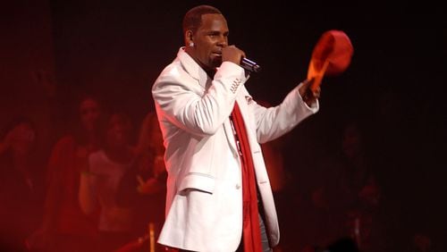 NEW YORK - OCTOBER 16: R. Kelly performs at Madison Square Garden on October 16, 2009 in New York City. (Photo by Michael N. Todaro/Getty Images)