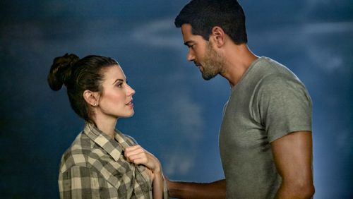 Meghan Ory and Jesse Metcalfe star in the new Hallmark series "Chesapeake Shores" debuting August 14, 2016. CREDIT: Hallmark Channel