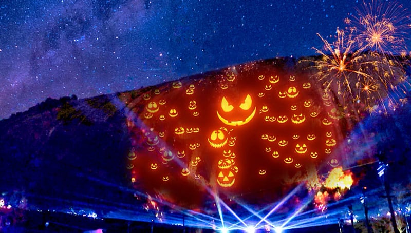 Stone Mountain Park hosts its annual Pumpkin Festival with a nighttime parade and the World’s Largest Pumpkin Light Show.
