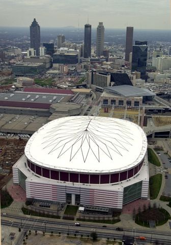 The Georgia Dome and Atlanta skyline in 2001