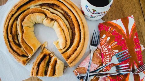 Cinnamon Swirl King Cake / Photo by Kate Williams