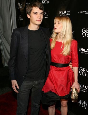 Emilie de Ravin and Josh Janowicz