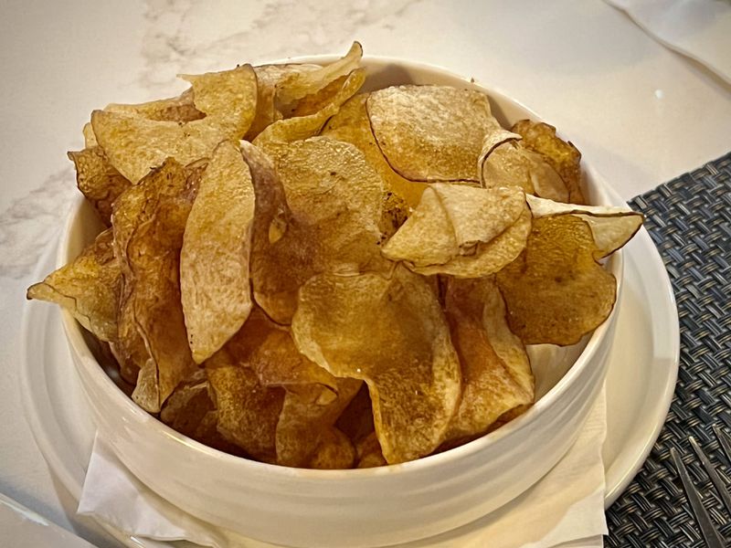 The Old Bay-seasoned chips made in-house at Mac's looked incredible, but lacked crispness. Henri Hollis/henri.hollis@ajc.com