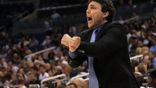 Memphis coach Josh Pastner calls a play during the final of the 2016 AAC Basketball Tournament against Connecticut at Amway Center on March 13, 2016 in Orlando, Florida. (Photo by Mike Ehrmann/Getty Images)