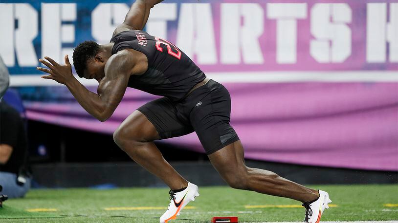 Oklahoma linebacker Kenneth Murray runs the 40-yard dash at the NFL football scouting combine Feb. 29, 2020, in Indianapolis. (Charlie Neibergall/AP)