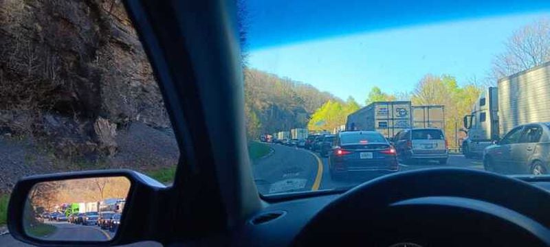 A line of traffic on Monteagle, Tennessee, on the road to the solar eclipse.