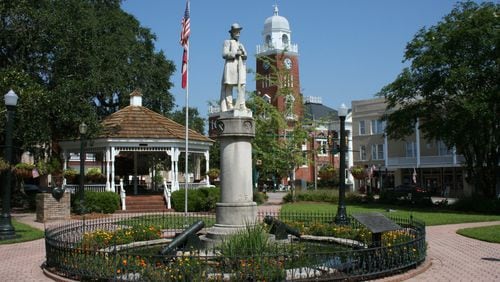 Willis Park, in the heart of downtown Bainbridge, is one of many town squares along U.S. 27. Photo by Mary Ann Anderson
