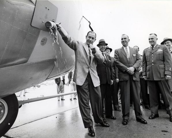 Photos: 60th anniversary of first C-130 Hercules flight