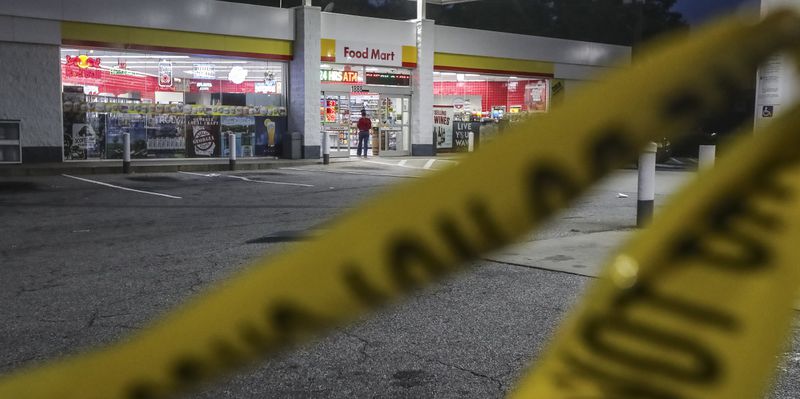 September 8, 2020 Atlanta: Atlanta police responded to a second crime scene at the Shell gas station in the 1800 block of Peachtree Road, according to Sgt. John Chafee after a bystander was shot in the face Tuesday morning, Sept. 8, 2020 when a fight led to gunfire outside of a Buckhead BP gas station. (John Spink / John.Spink@ajc.com)


