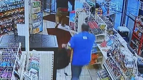 A clerk fought off a suspected shoplifter. (Photo: Screengrab via KIRO7.com)