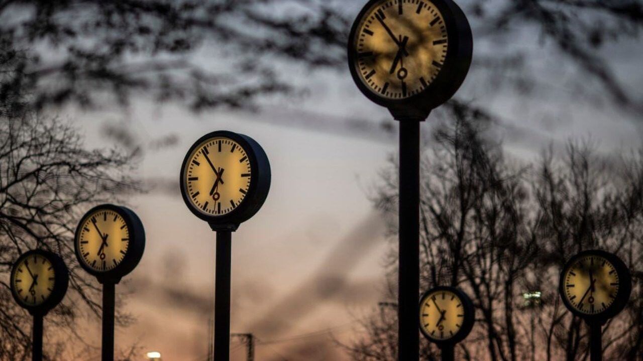 Kemp Signs Bill to Keep Daylight Saving Time