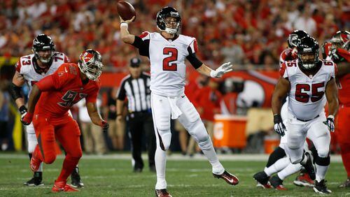 Quarterback Matt Ryan #2 of the Atlanta Falcons throws a 32-yard touchdown pass to tight end Levine Toilolo during the first quarter of an NFL game against the Tampa Bay Buccaneers on November 3, 2016 at Raymond James Stadium in Tampa, Florida. (Photo by Brian Blanco/Getty Images)