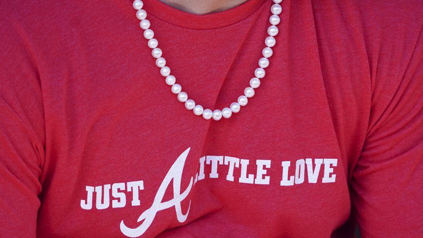 Joc Pederson Wears Pearls For Atlanta Braves, So Why Not Brian Snitker?