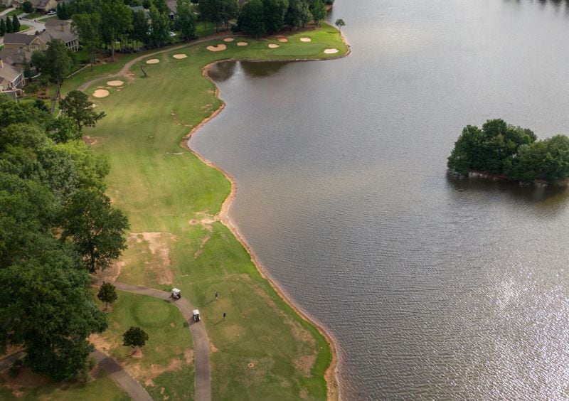 Aerial view of the 5th hole from the teeing ground at Summer Grove in Newnan. (Hyosub Shin / Hyosub.Shin@ajc.com)