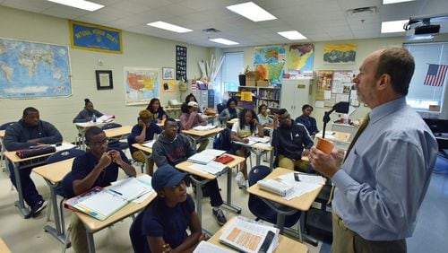 Raymond Maple teaches an AP U.S. History class at Southwest DeKalb High School. HYOSUB SHIN / HSHIN@AJC.COM
