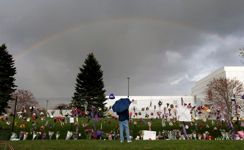 Prince mourned, Paisley Park rainbow